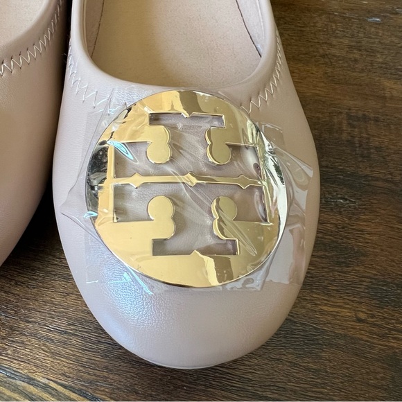 Tory Burch Minnie Nude Leather Travel Ballet Flats With Gold Logo EU40 US9.5 - Picture 5 of 12